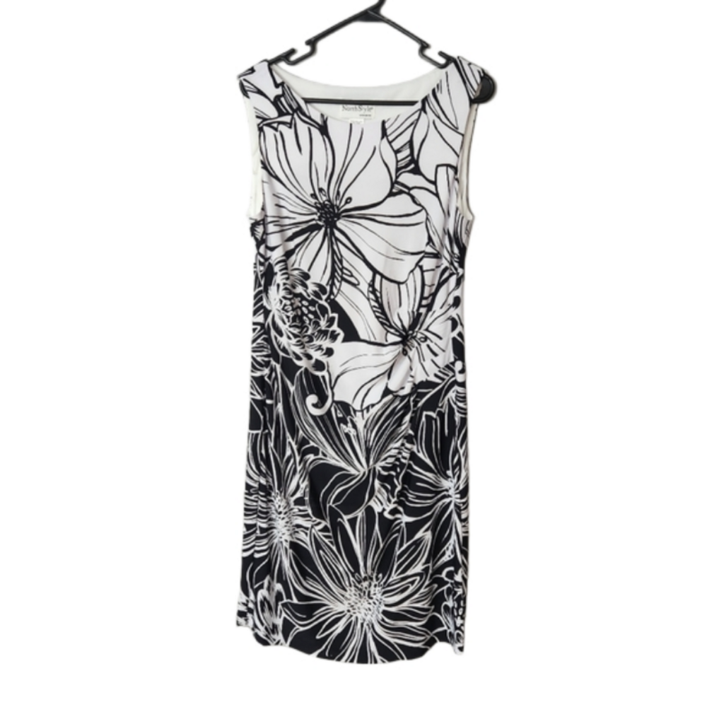 3/$25 NorthStyle size 10 black and white floral sleeveless midi dress